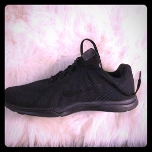 Never been worn Black Nike Training sneakers